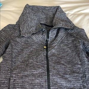 Lululemon jacket size 6